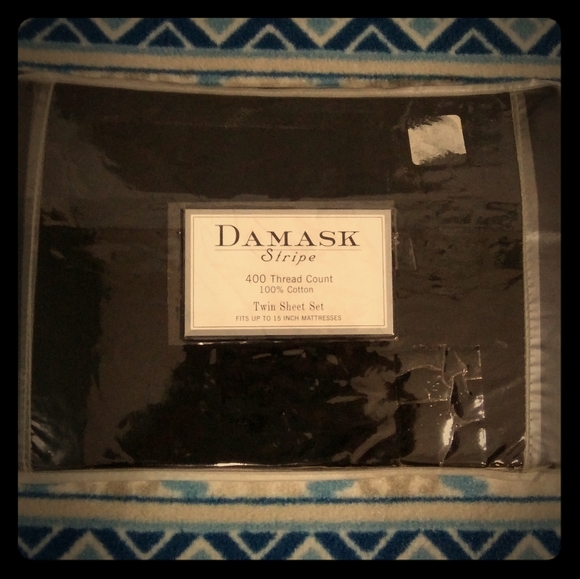 Sheets - Picture 2 of 3